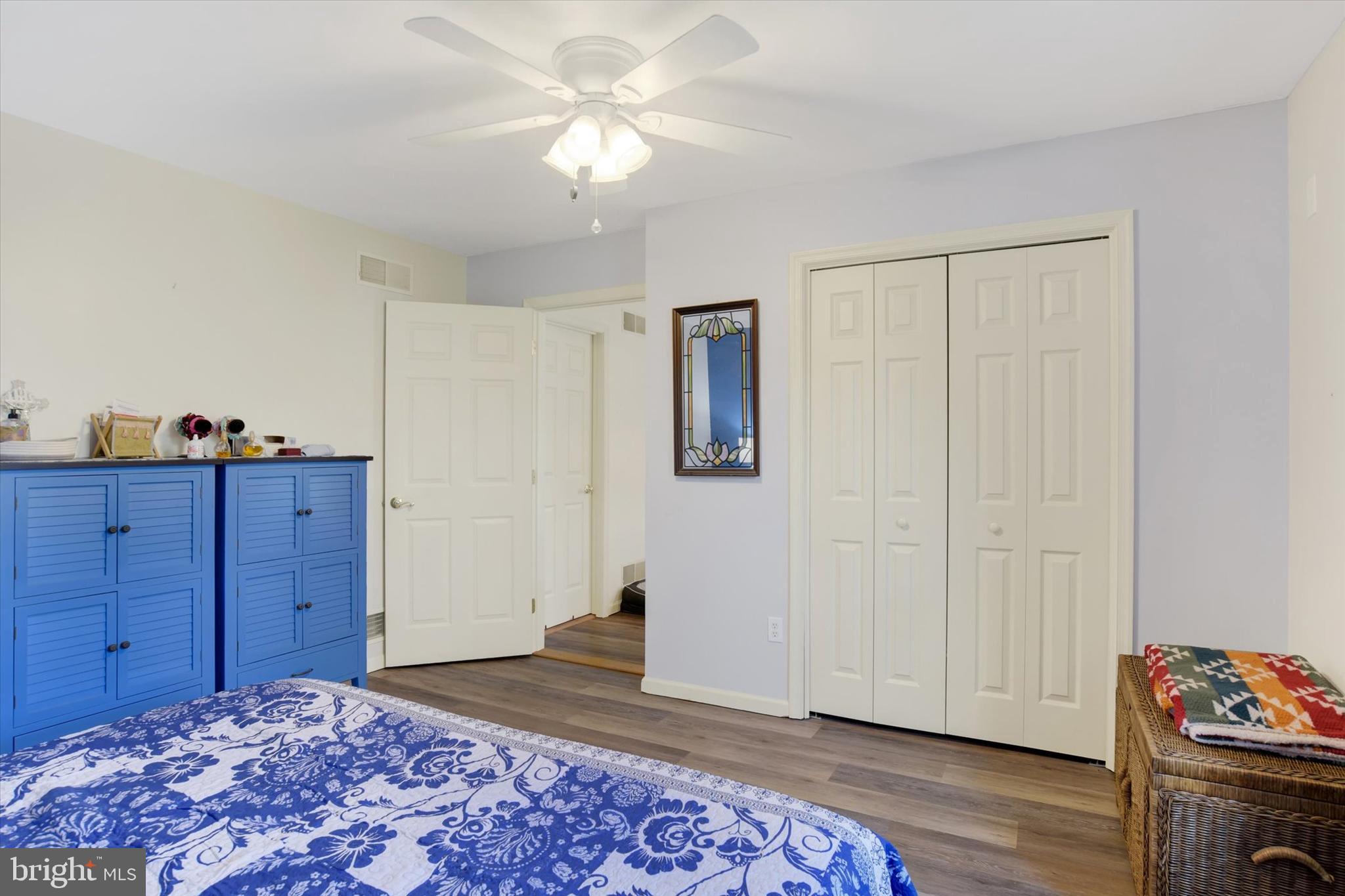 COUNTRY SQUIRE ESTATES - Residential