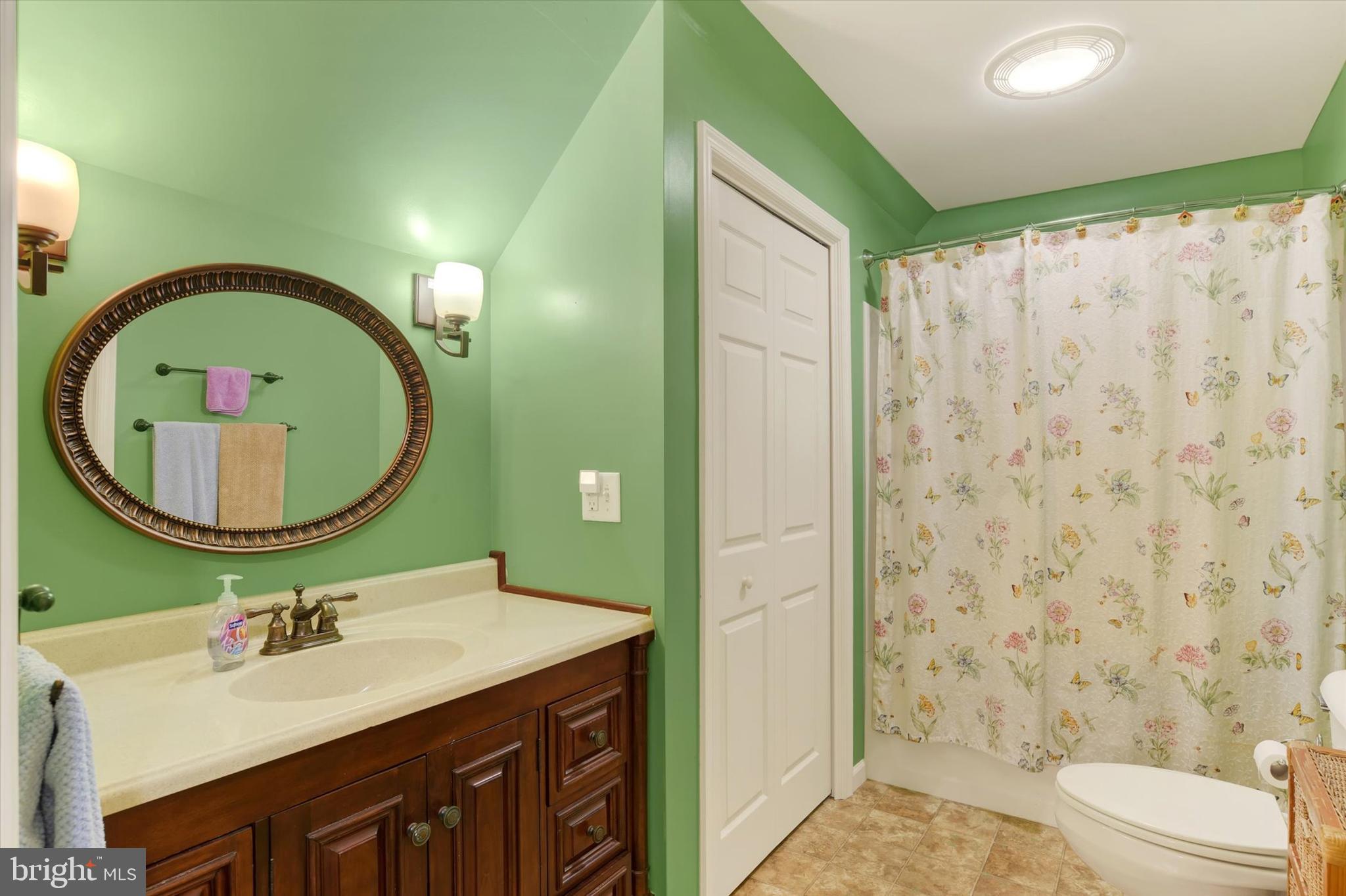 COUNTRY SQUIRE ESTATES - Residential