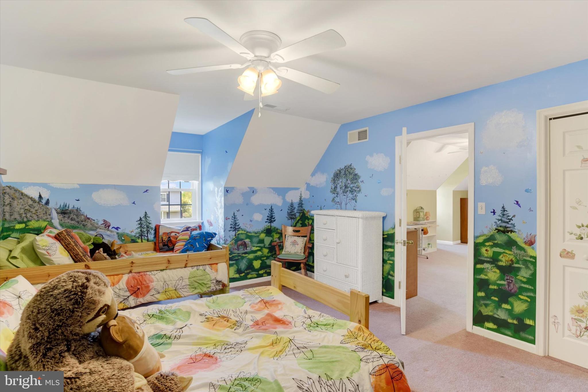 COUNTRY SQUIRE ESTATES - Residential