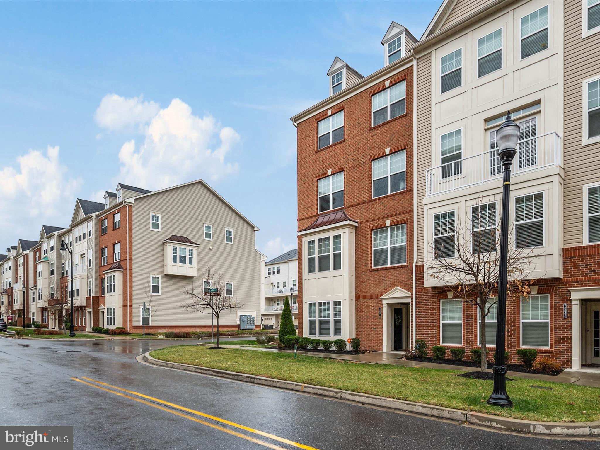 OXFORD SQUARE - Residential