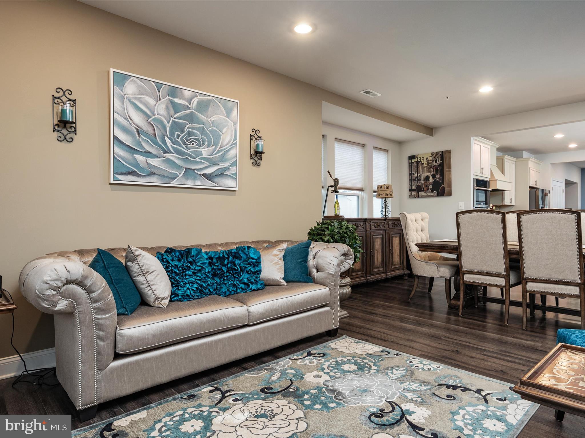 OXFORD SQUARE - Residential