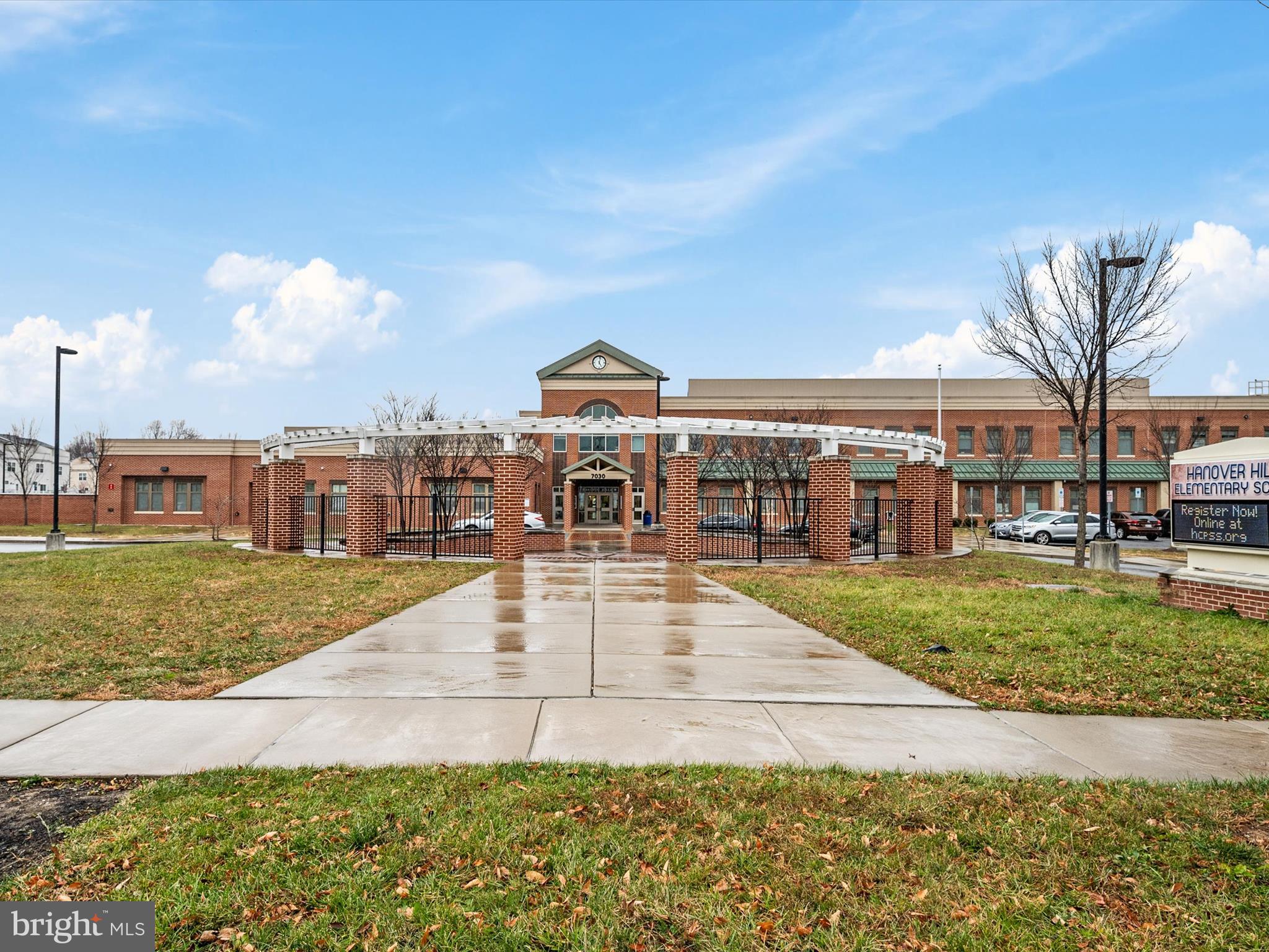 OXFORD SQUARE - Residential