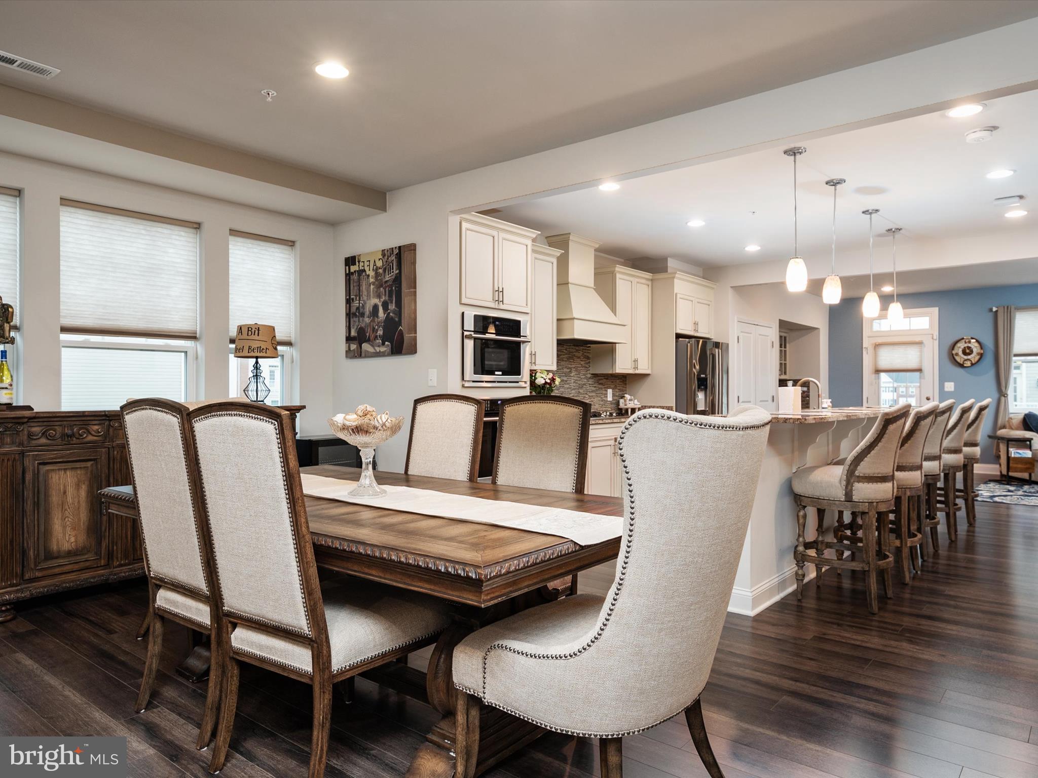 OXFORD SQUARE - Residential