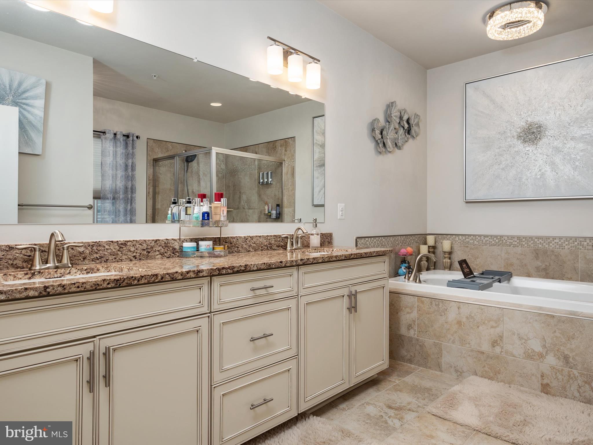 OXFORD SQUARE - Residential