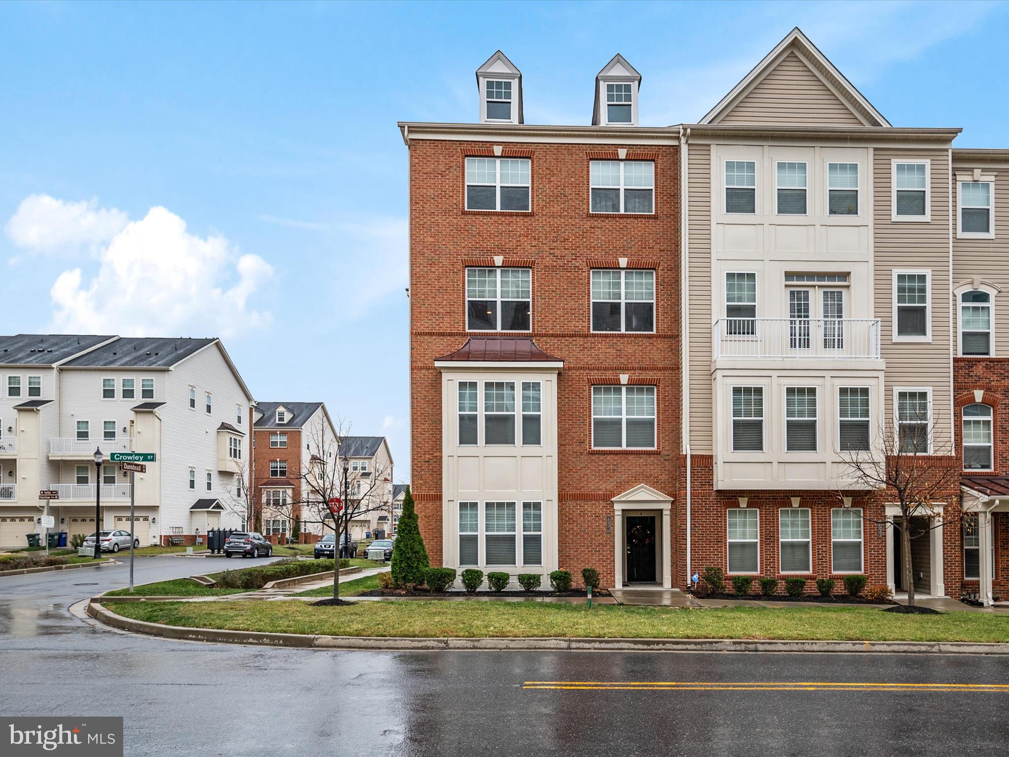 OXFORD SQUARE - Residential