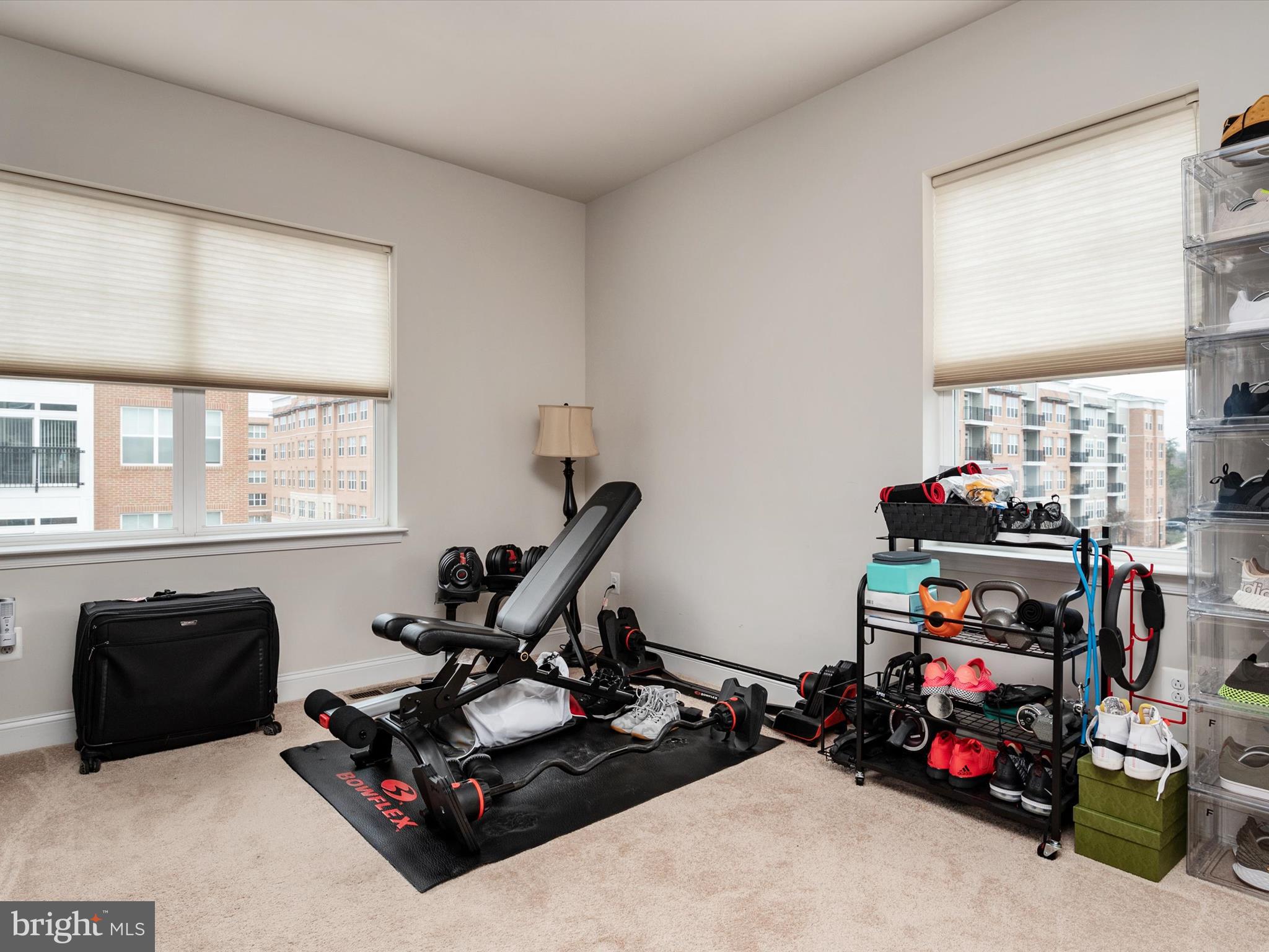 OXFORD SQUARE - Residential