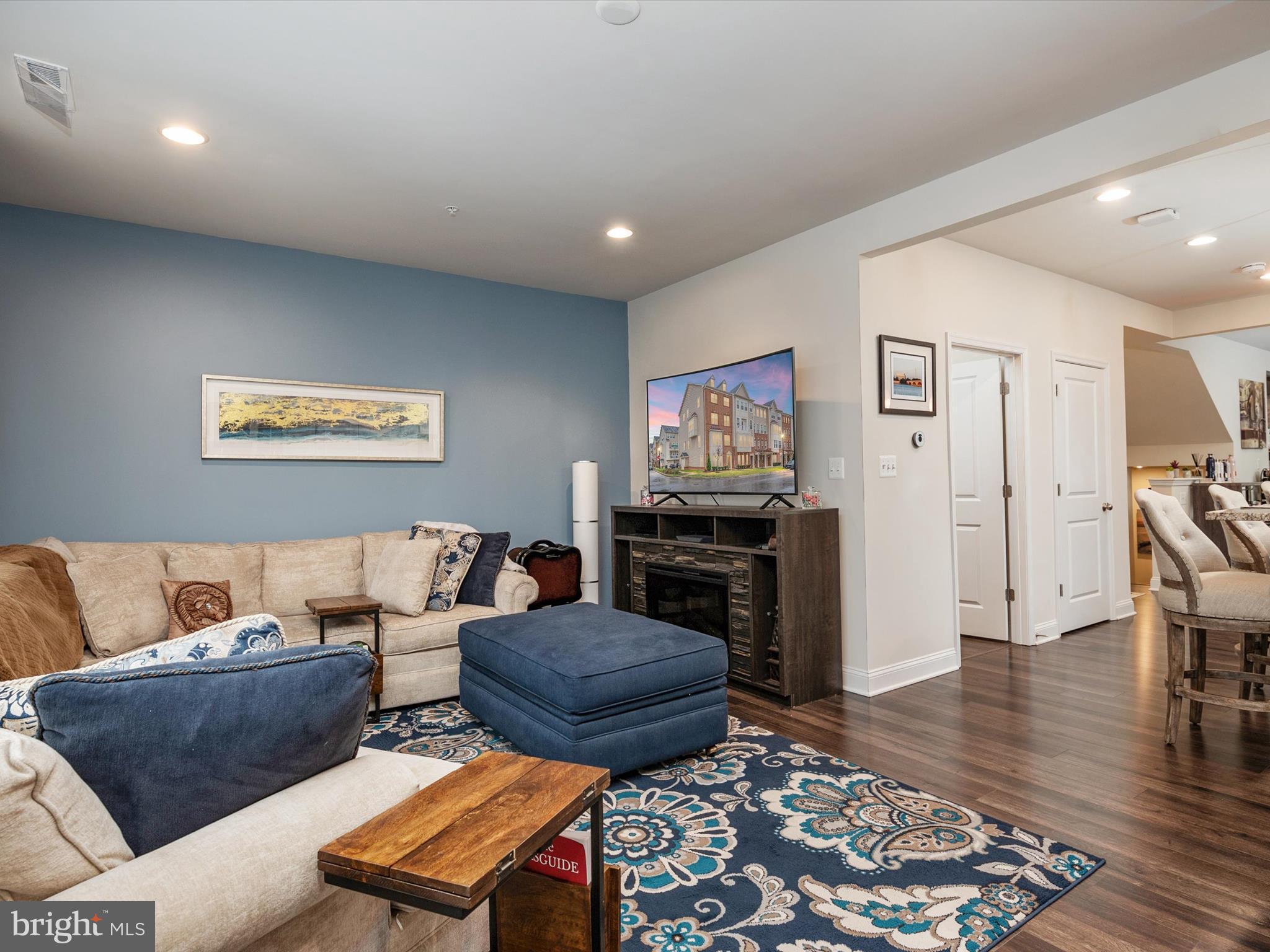 OXFORD SQUARE - Residential