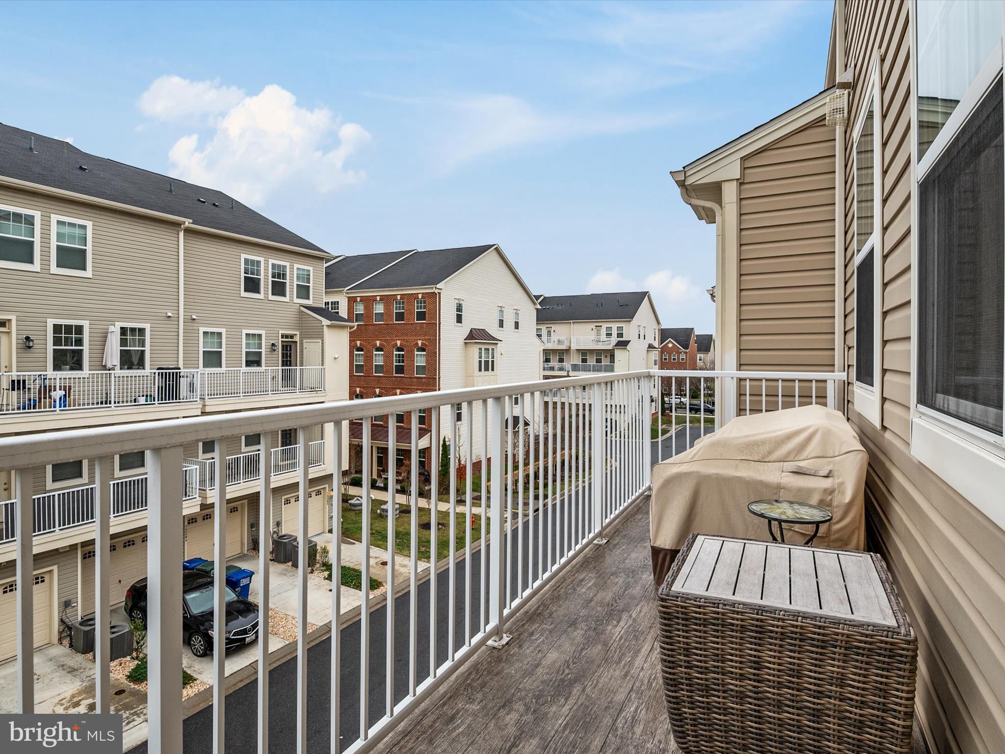 OXFORD SQUARE - Residential