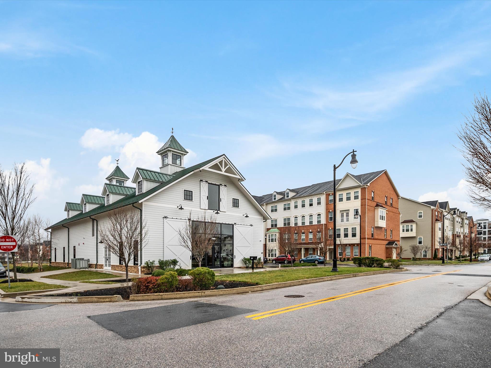 OXFORD SQUARE - Residential