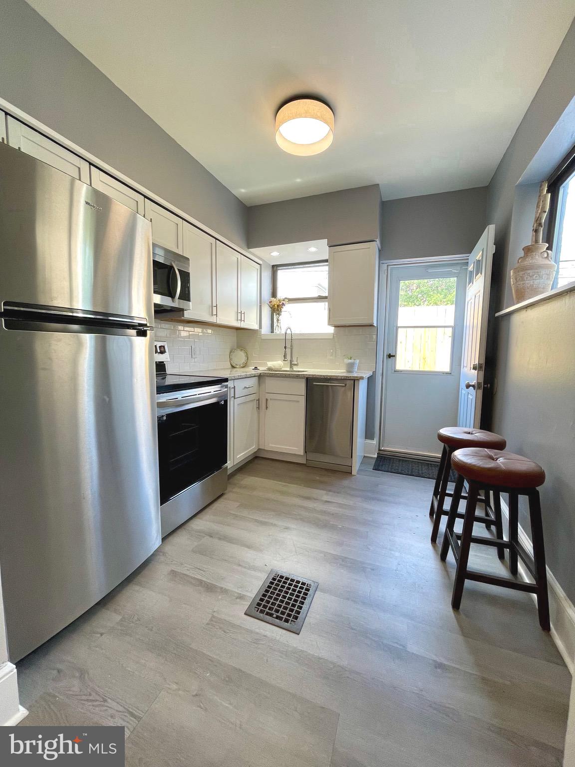 POINT BREEZE - Residential