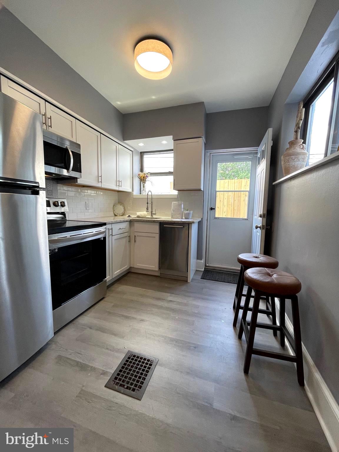 POINT BREEZE - Residential