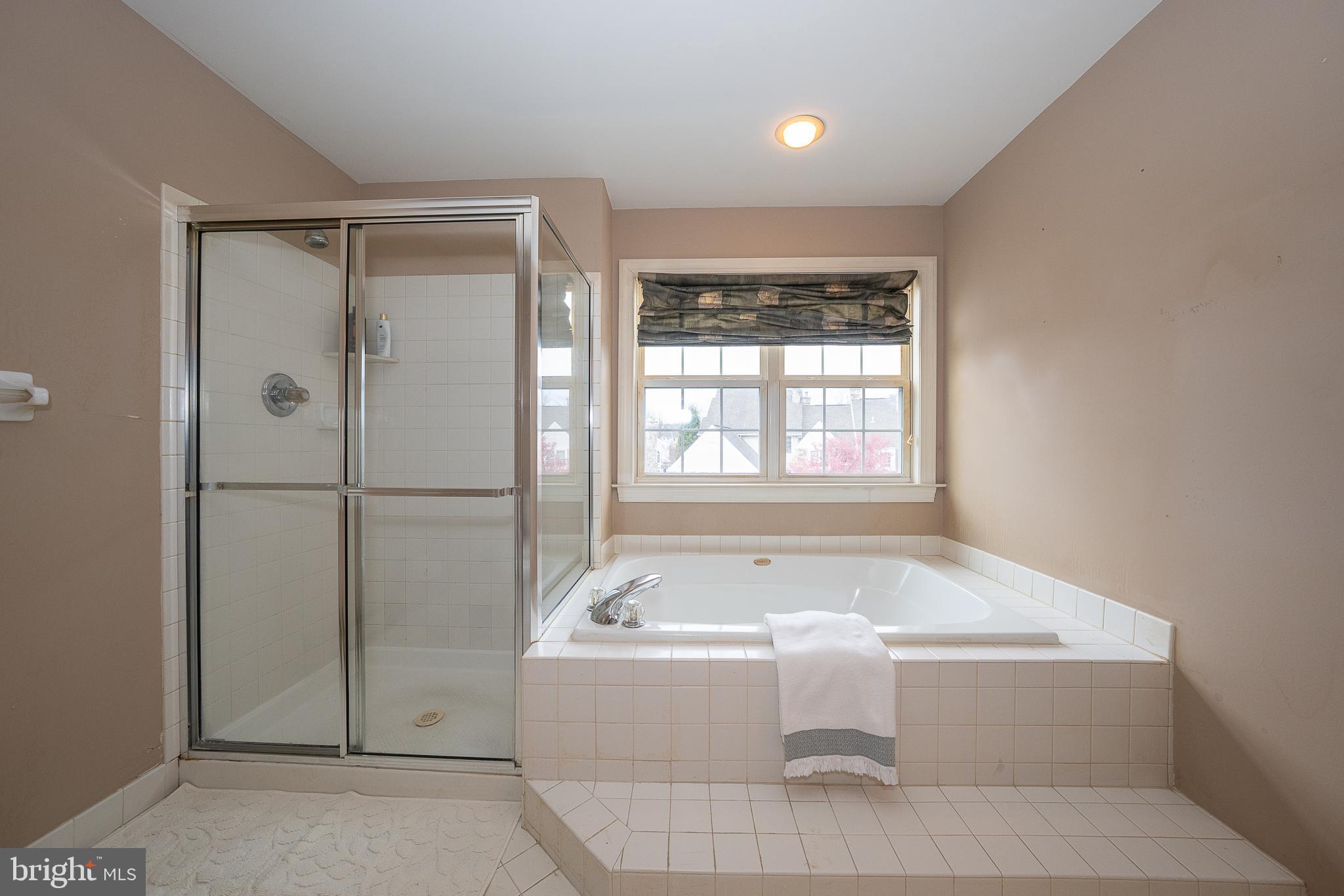 DAYLESFORD LAKE - Residential