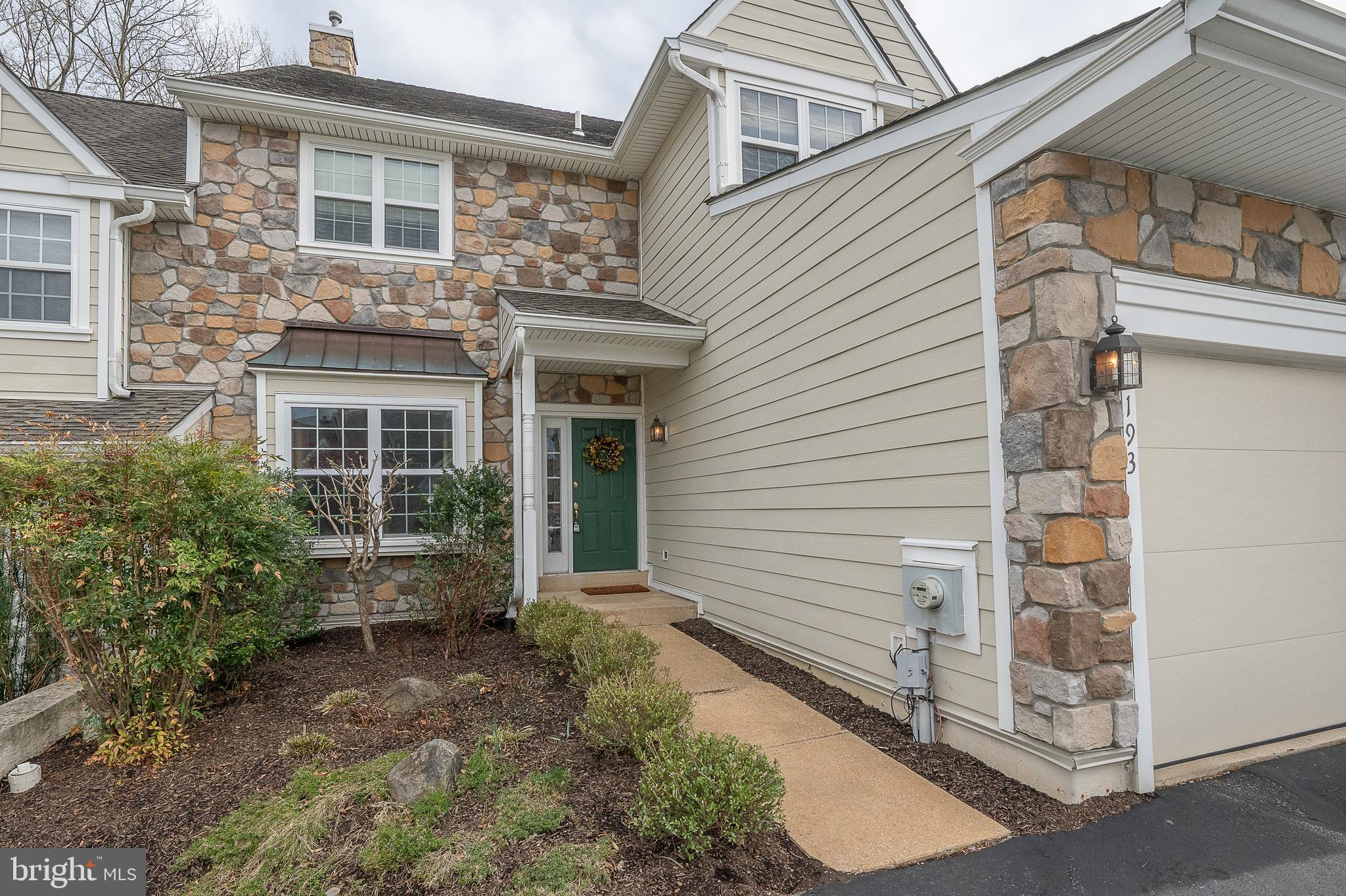 DAYLESFORD LAKE - Residential