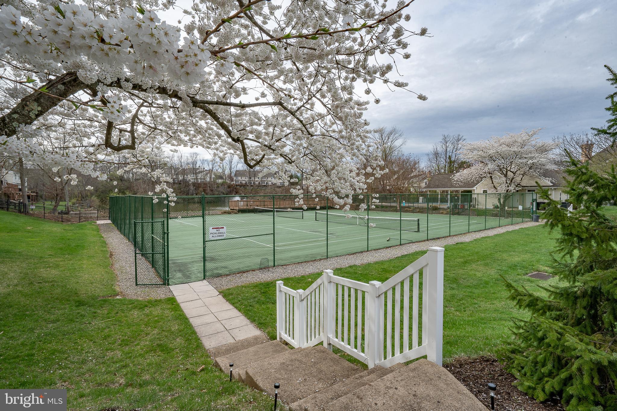 DAYLESFORD LAKE - Residential