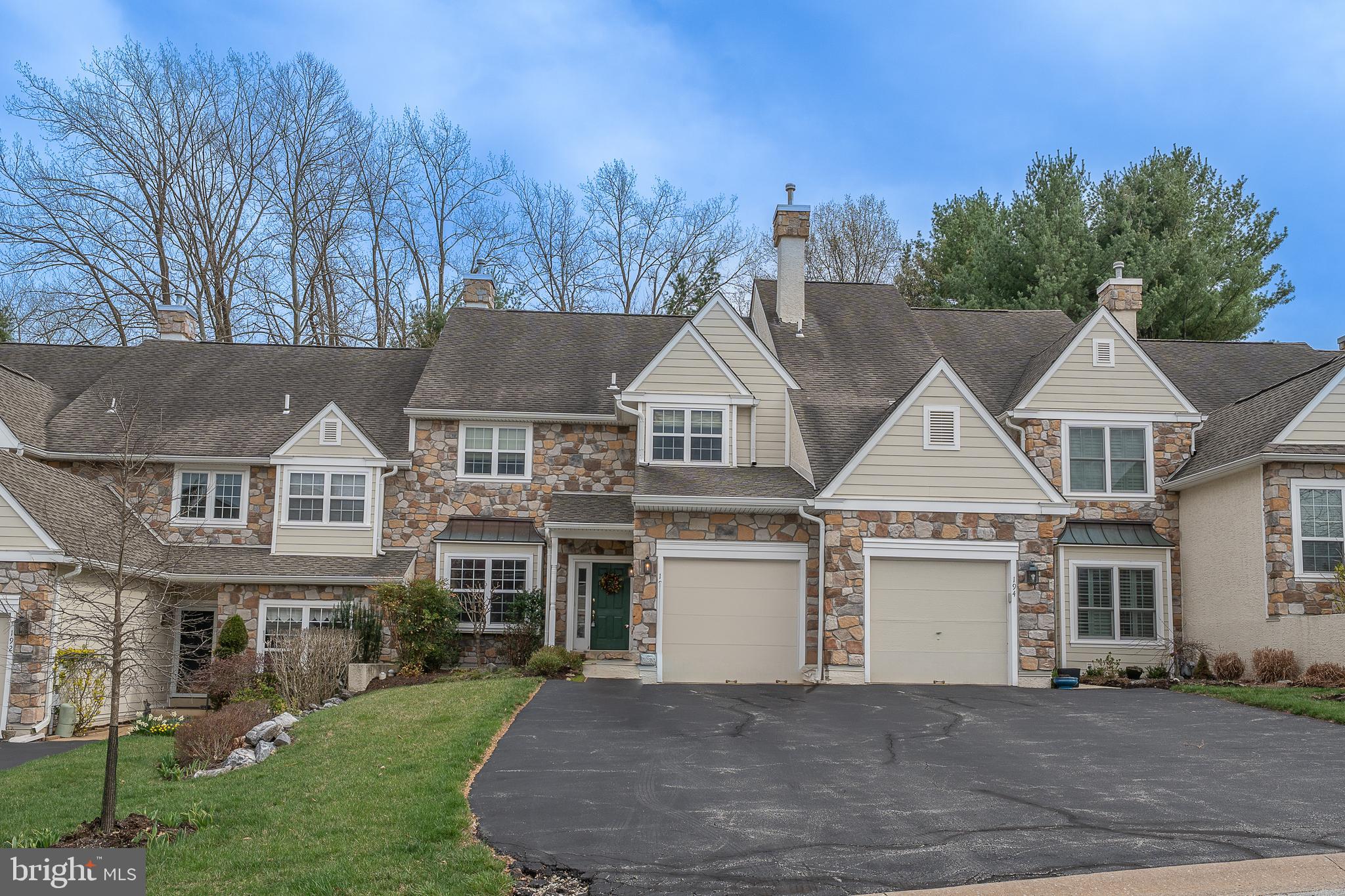 DAYLESFORD LAKE - Residential