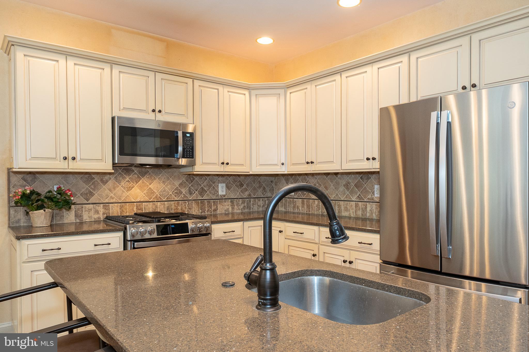 DAYLESFORD LAKE - Residential