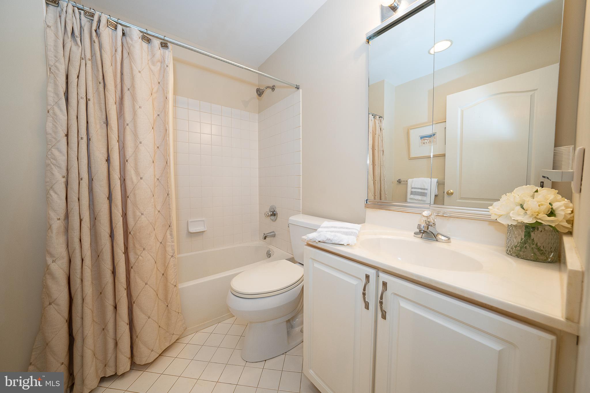 DAYLESFORD LAKE - Residential