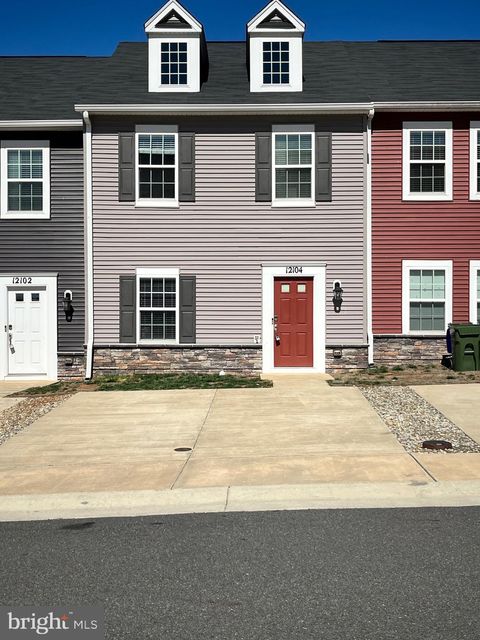 Townhouse For Sale - 12104 Bowling Farm Court<br/> Spotsylvania County, FREDERICKSBURG, VA 22407