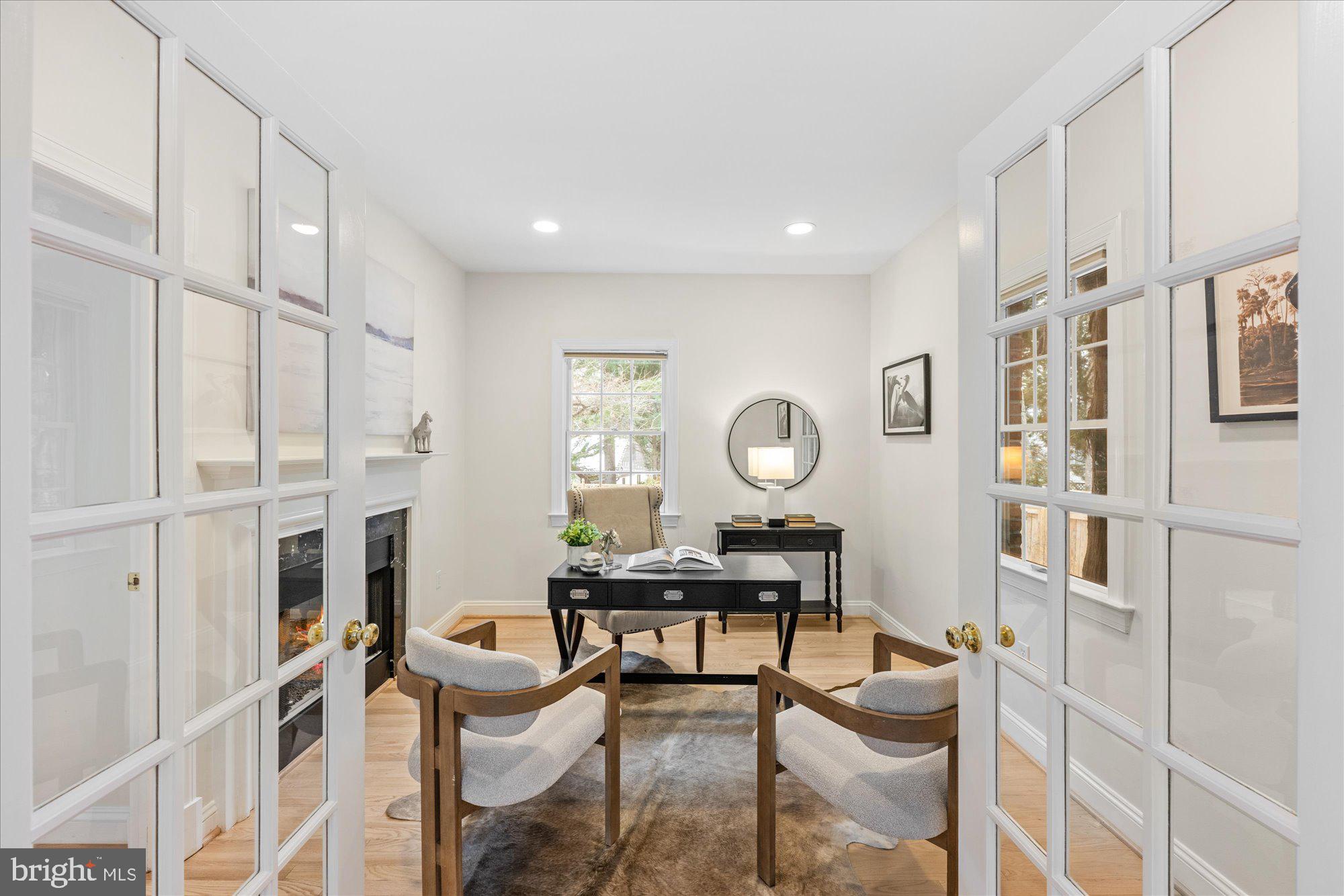 ENGLISH VILLAGE - Residential