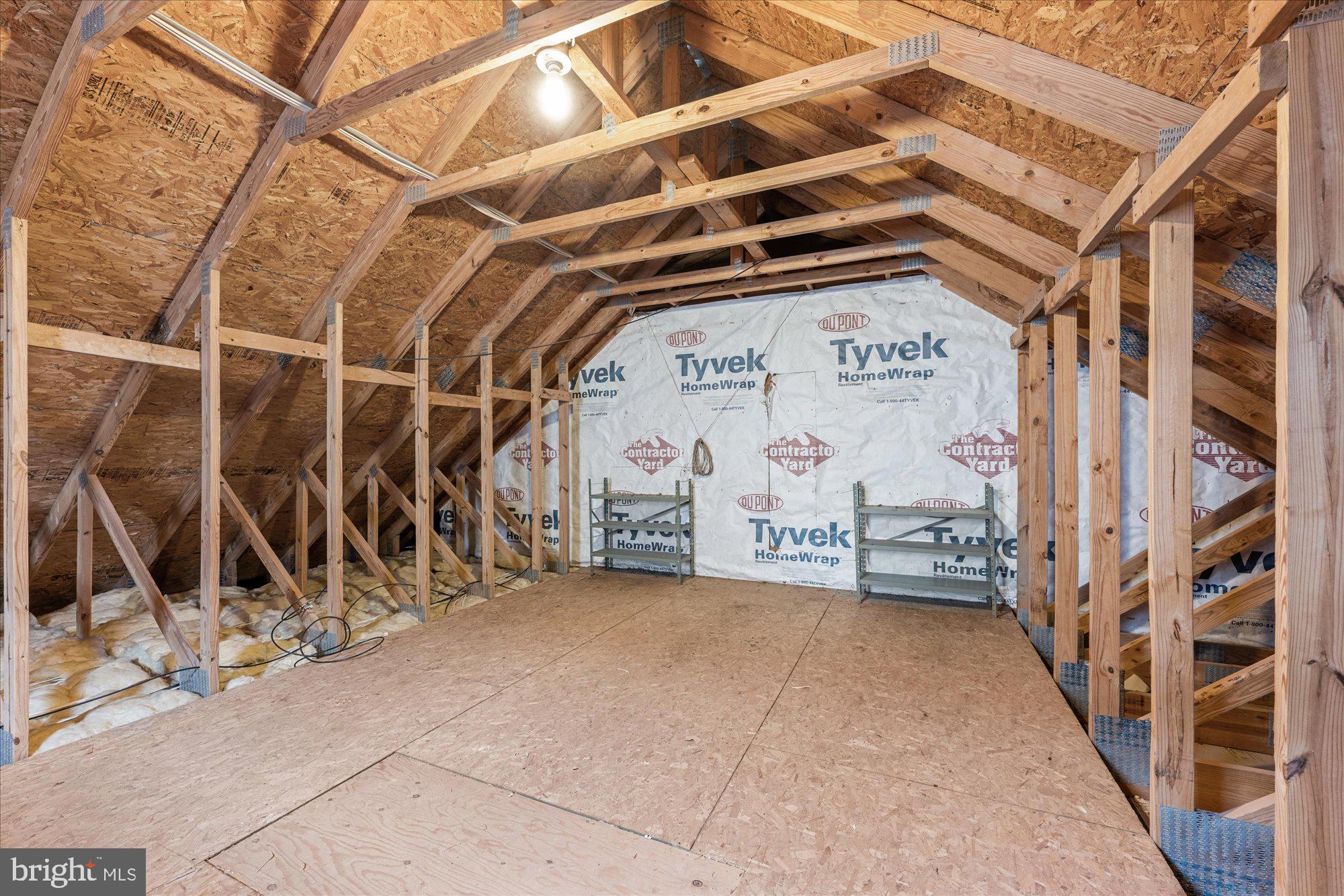 ENGLISH VILLAGE - Residential