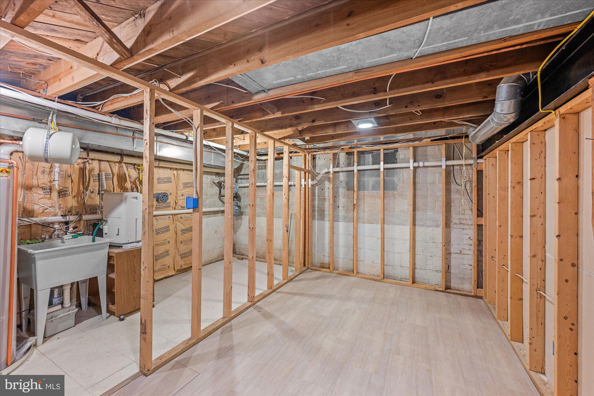 ENGLISH VILLAGE - Residential