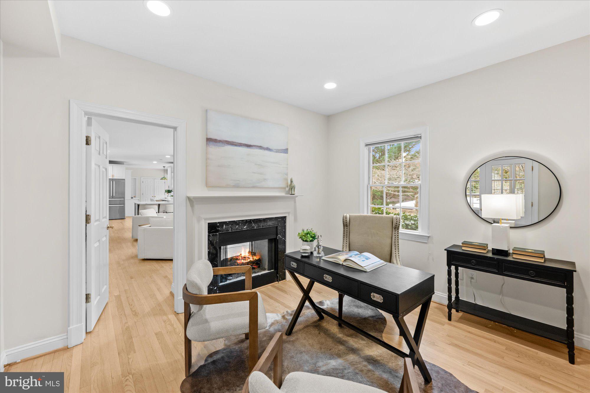 ENGLISH VILLAGE - Residential