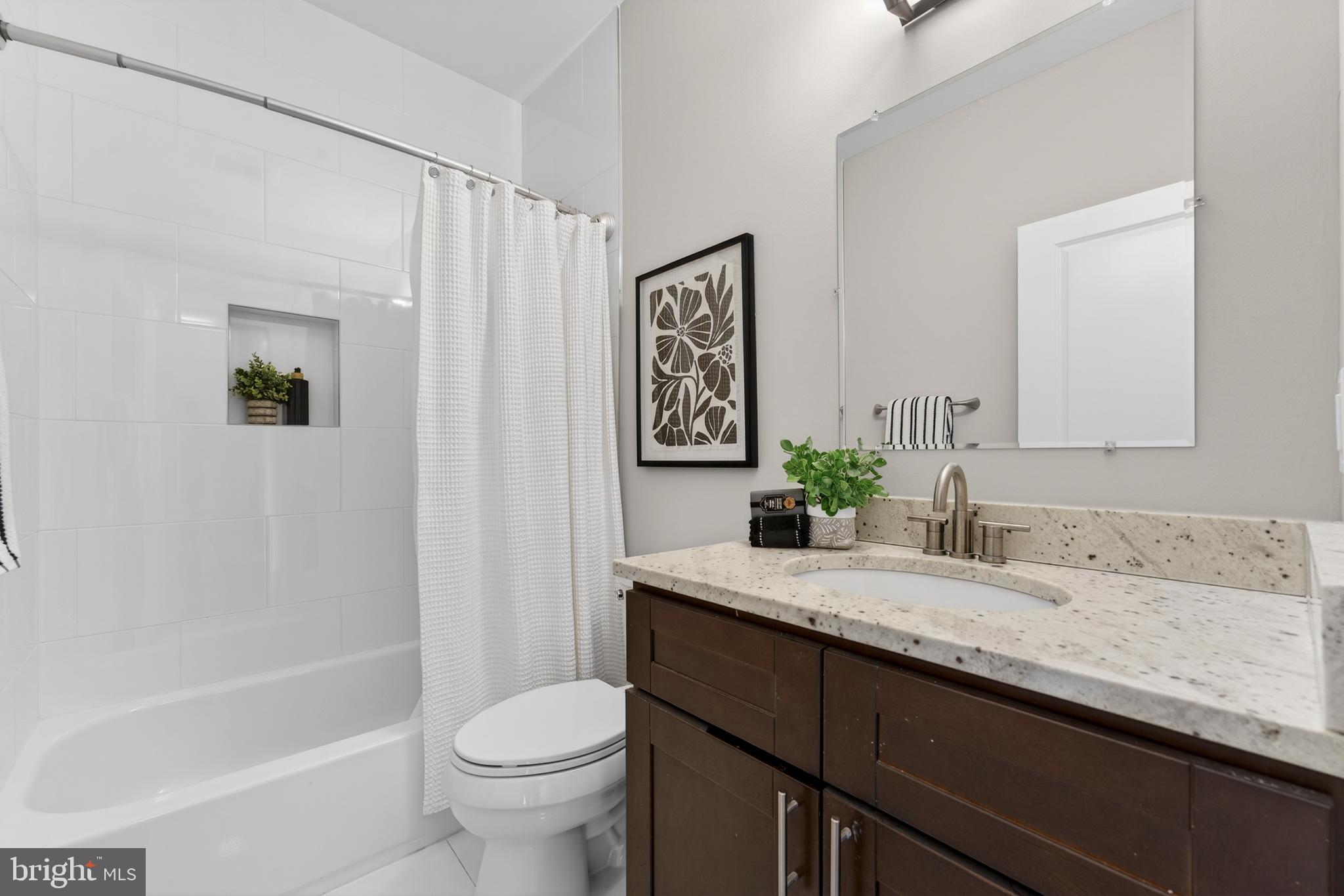 BELLA VISTA - Residential