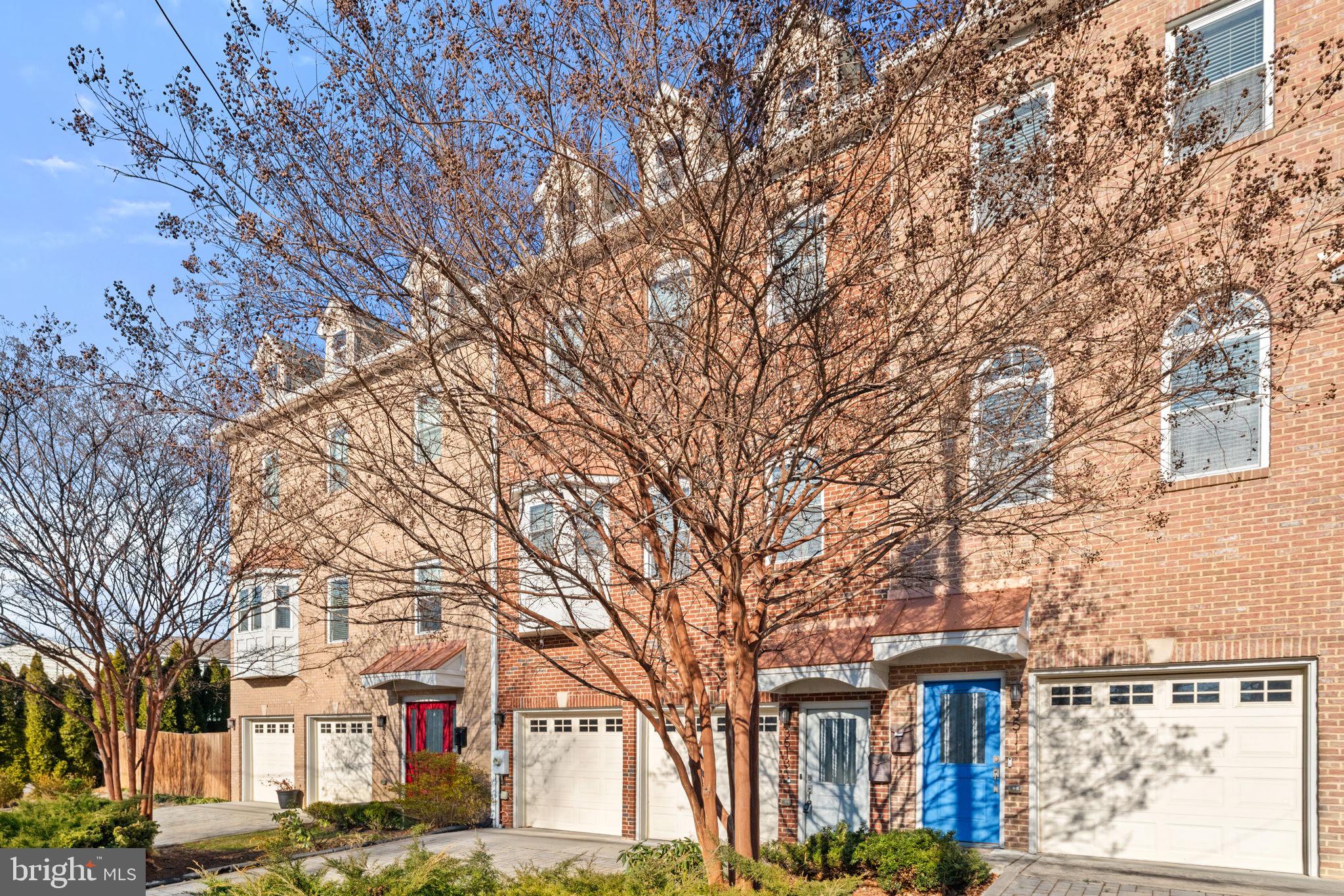 BELLA VISTA - Residential