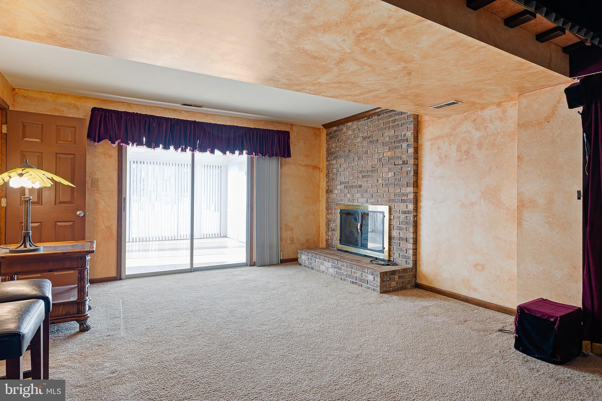 HICKORY WOODS - Residential