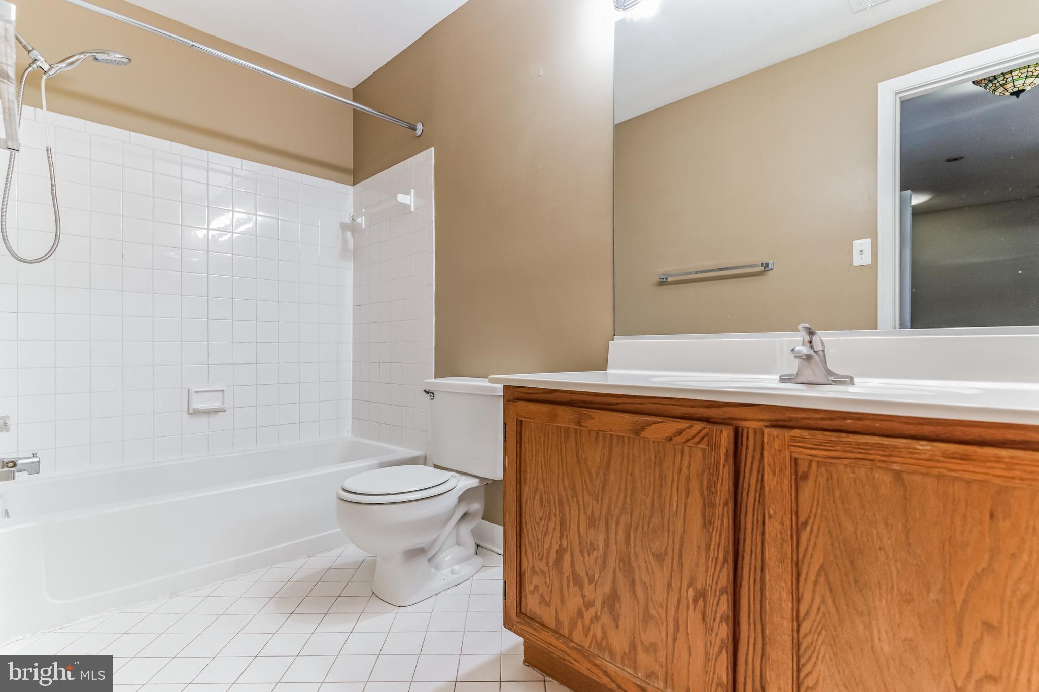 JACKSONS RIDGE CONDOS - Residential Lease