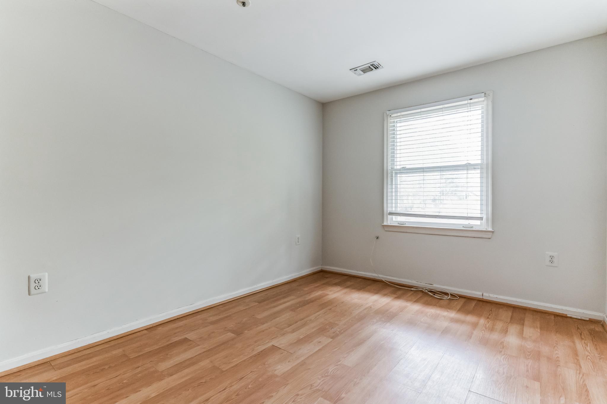 JACKSONS RIDGE CONDOS - Residential Lease