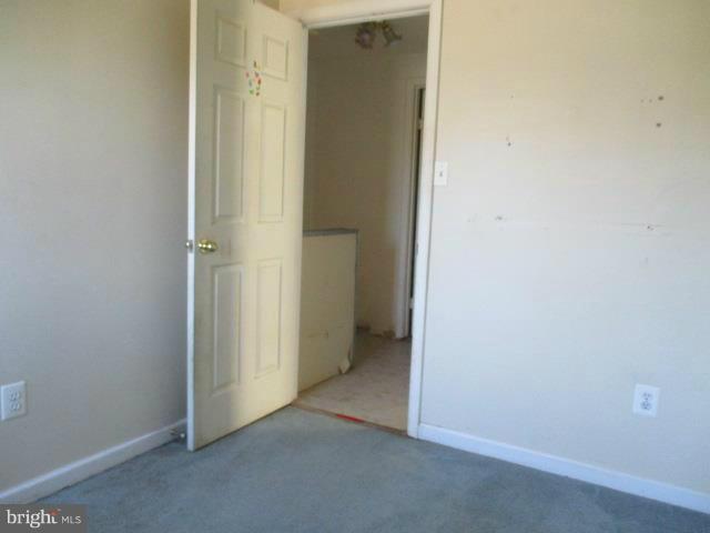 SHANNON SQUARE - Residential