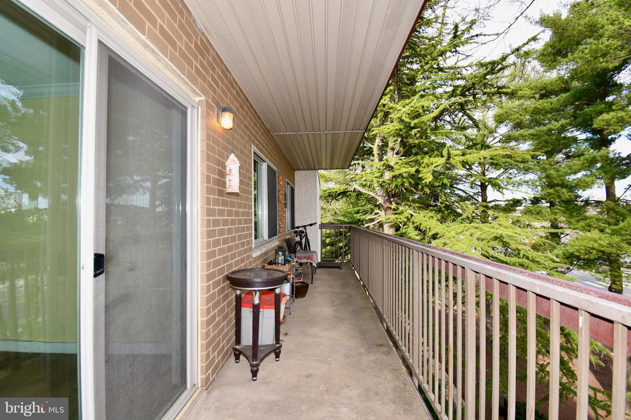 WEST SPRING - Residential Lease