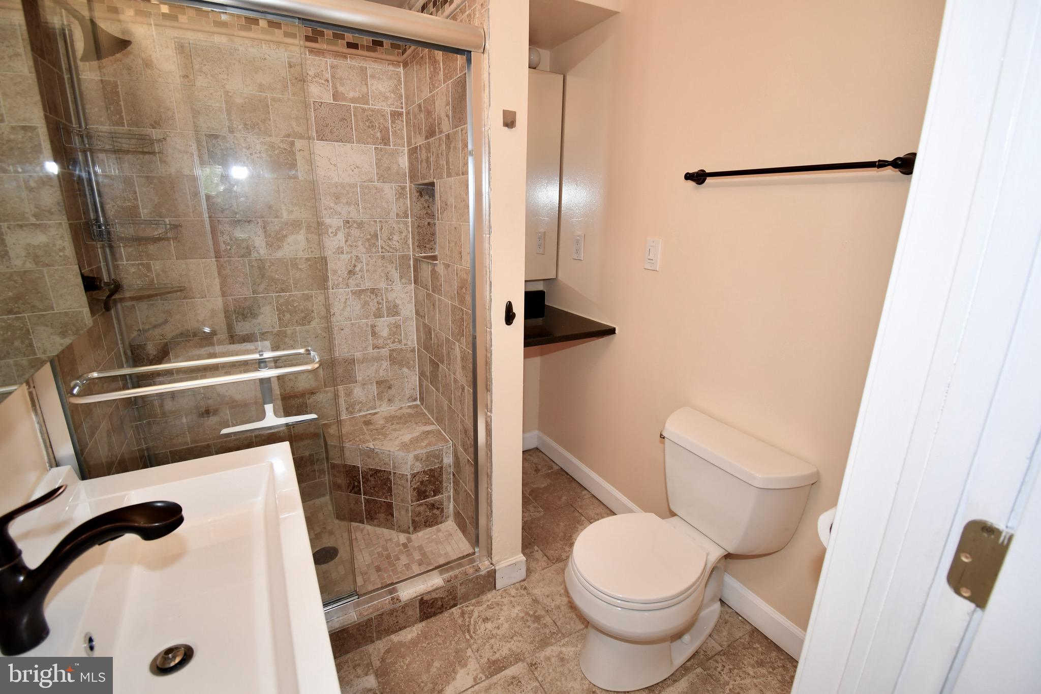 WEST SPRING - Residential Lease