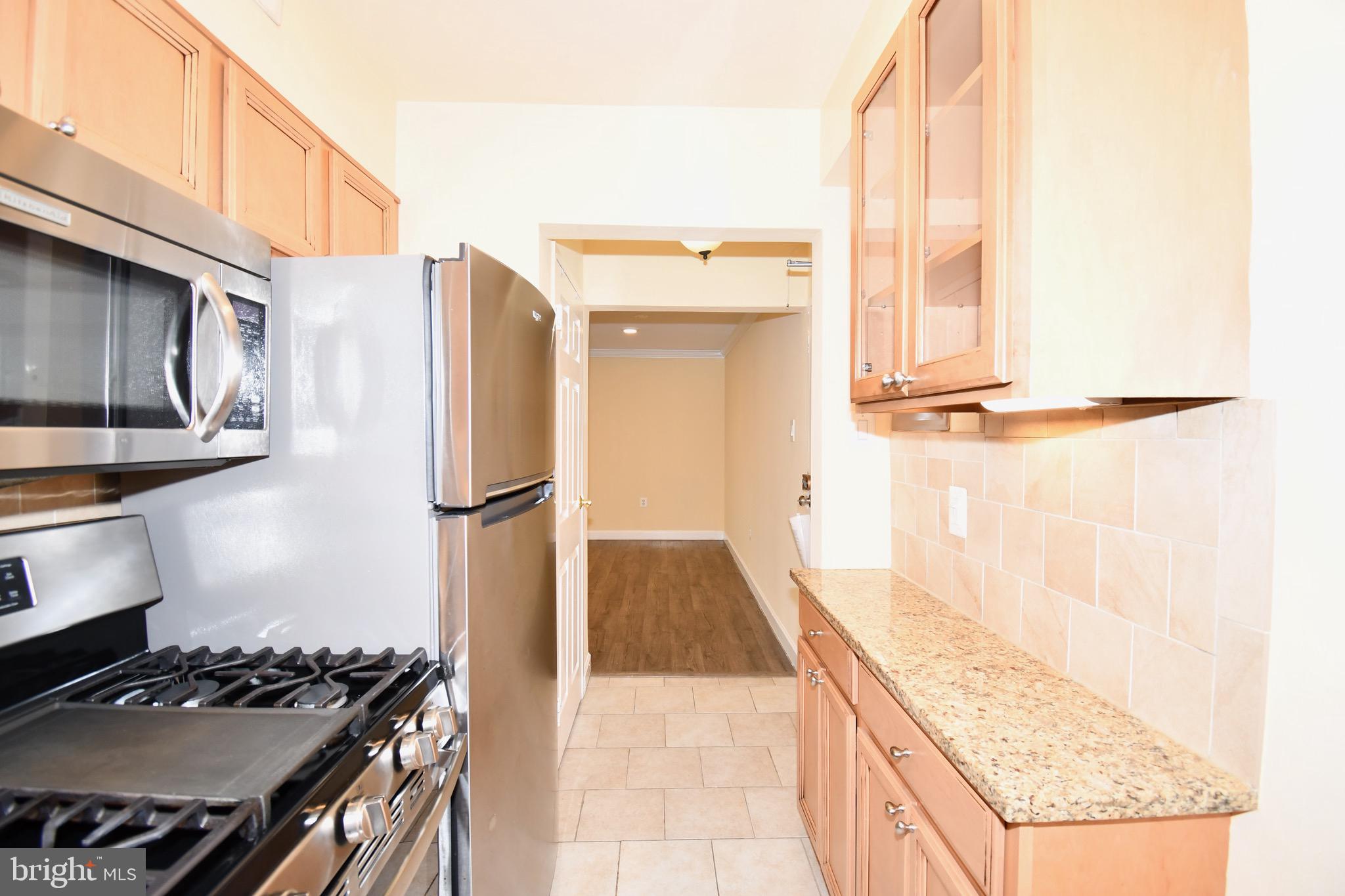 WEST SPRING - Residential Lease