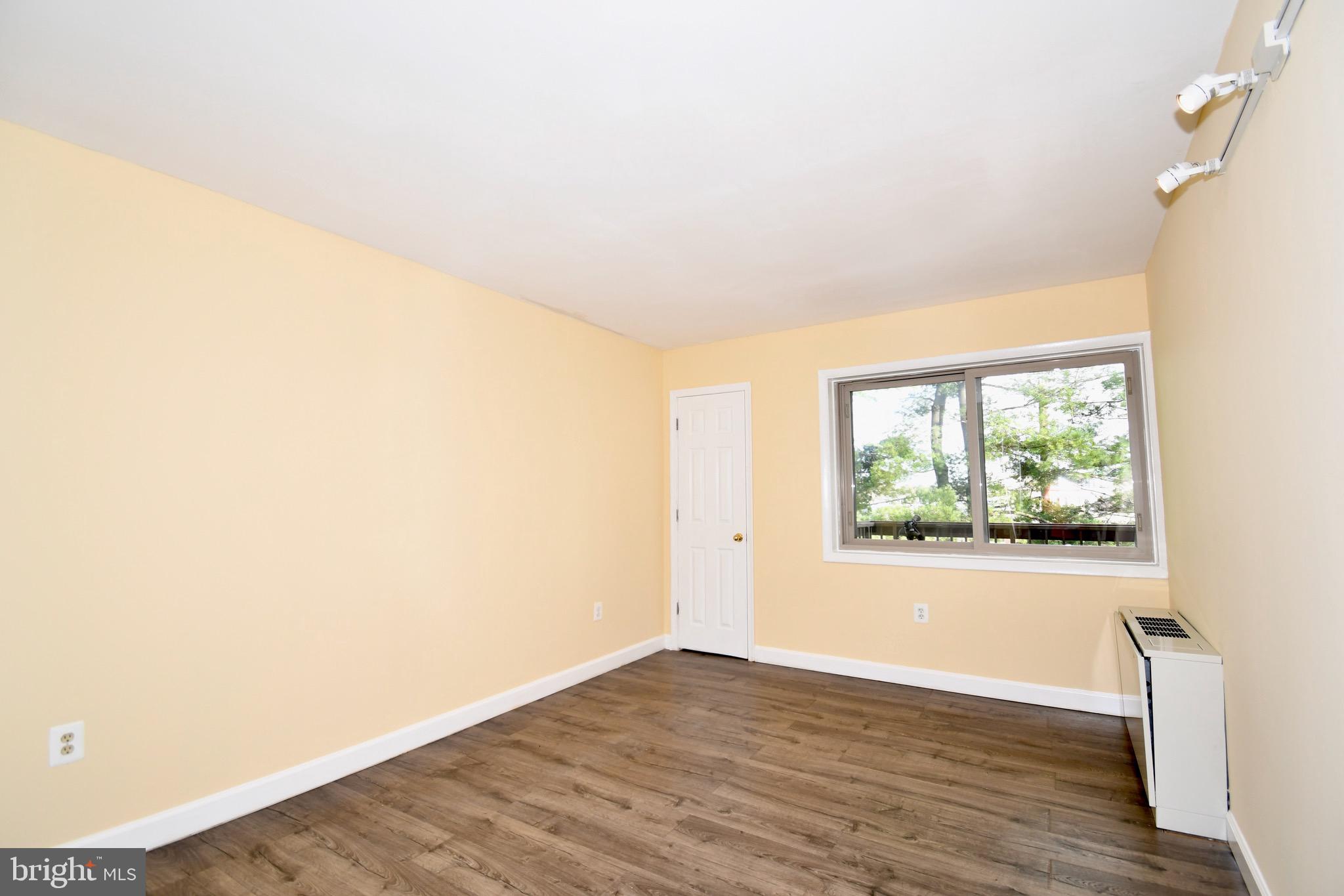 WEST SPRING - Residential Lease