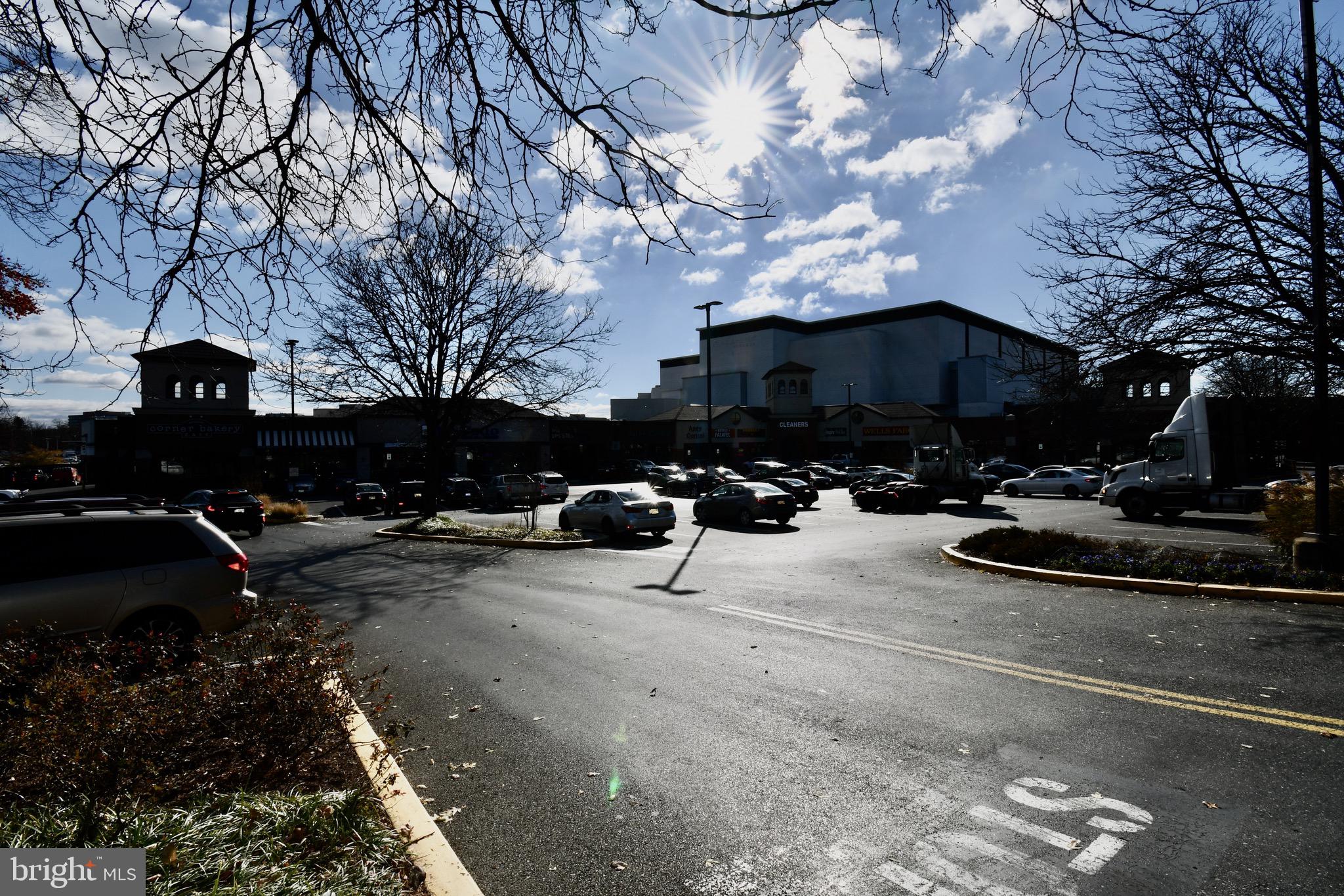 WEST SPRING - Residential Lease