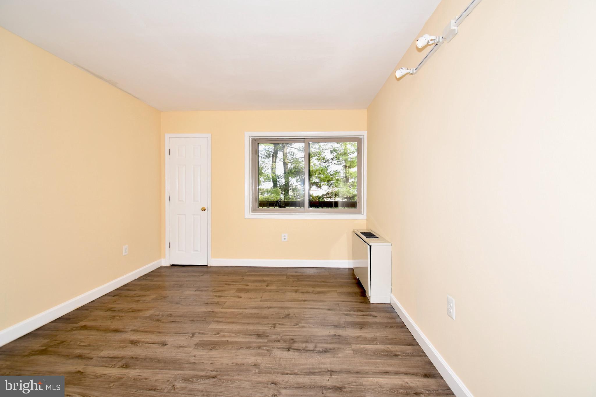 WEST SPRING - Residential Lease