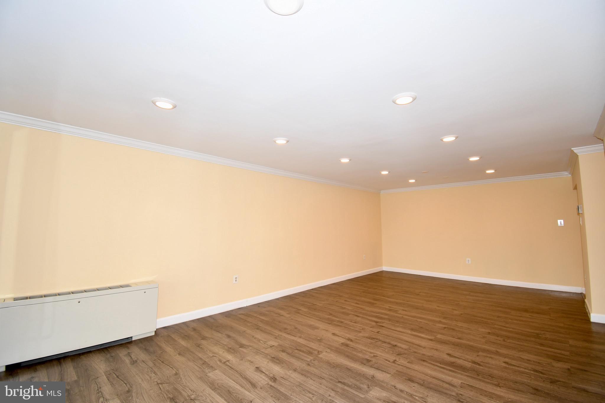 WEST SPRING - Residential Lease