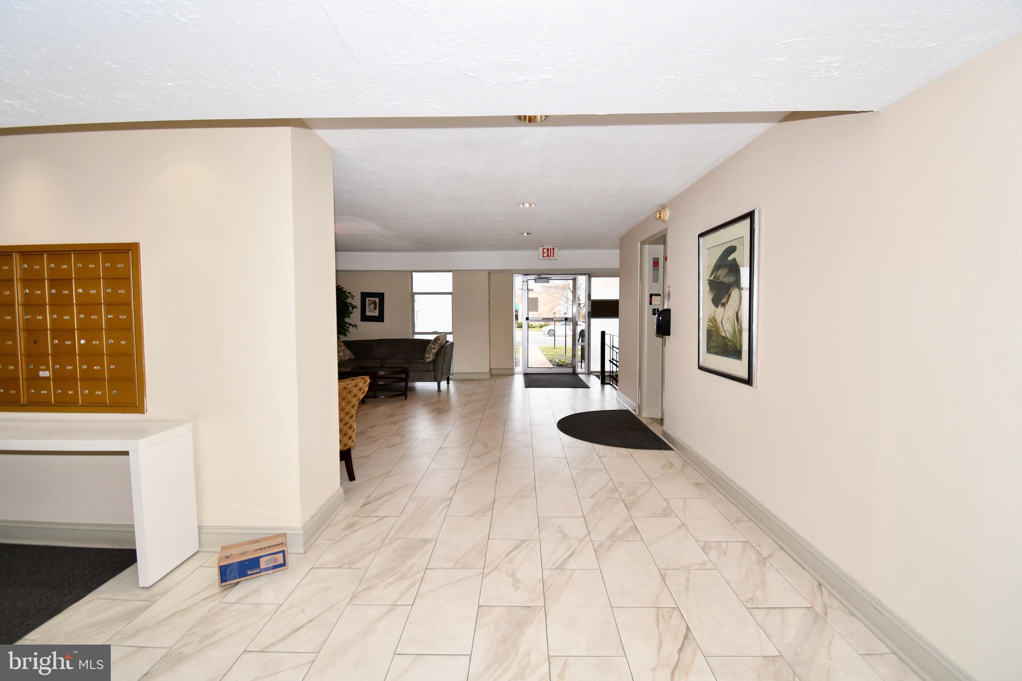 WEST SPRING - Residential Lease