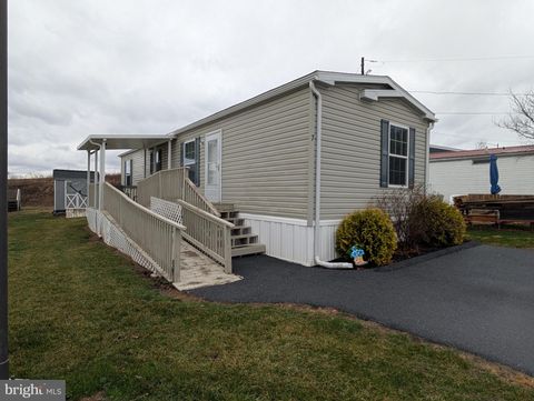 Mobile Home For Sale - 7 Vista Lane<br/> MANHEIM, PA 17545