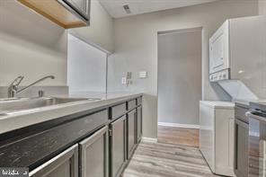 CHARLES VILLAGE - Residential Lease