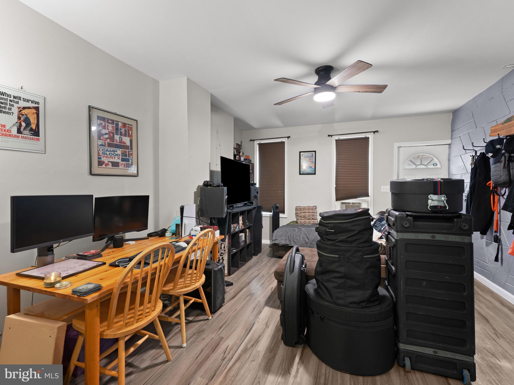 POINT BREEZE - Residential