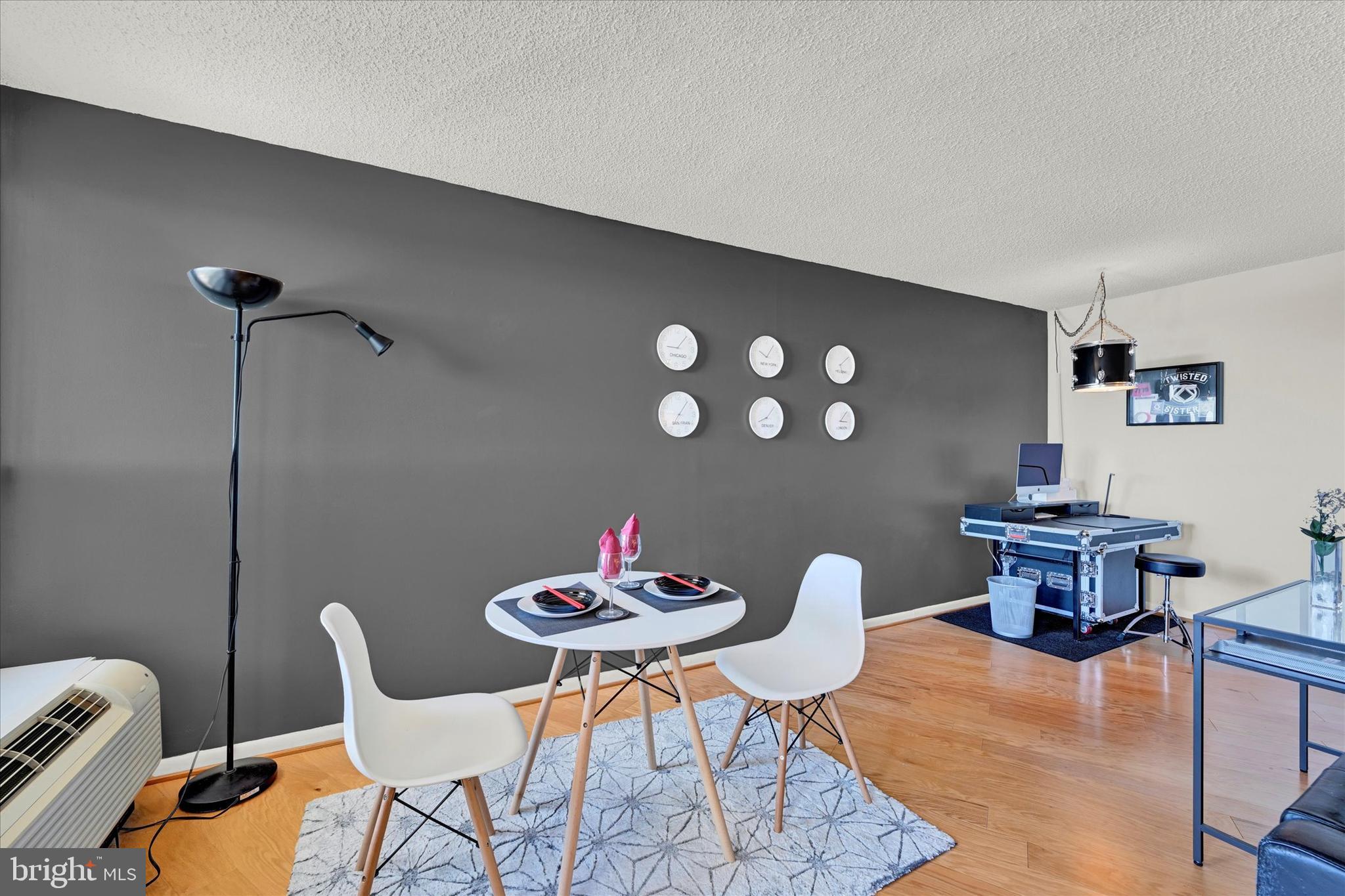 THE RIDGELY - Residential