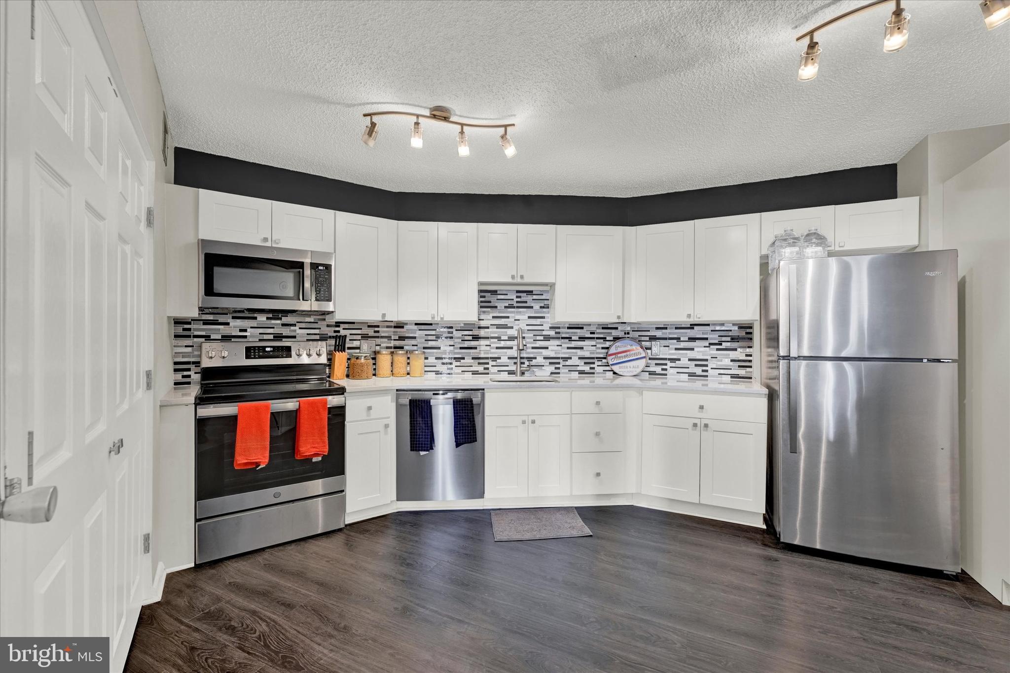 THE RIDGELY - Residential