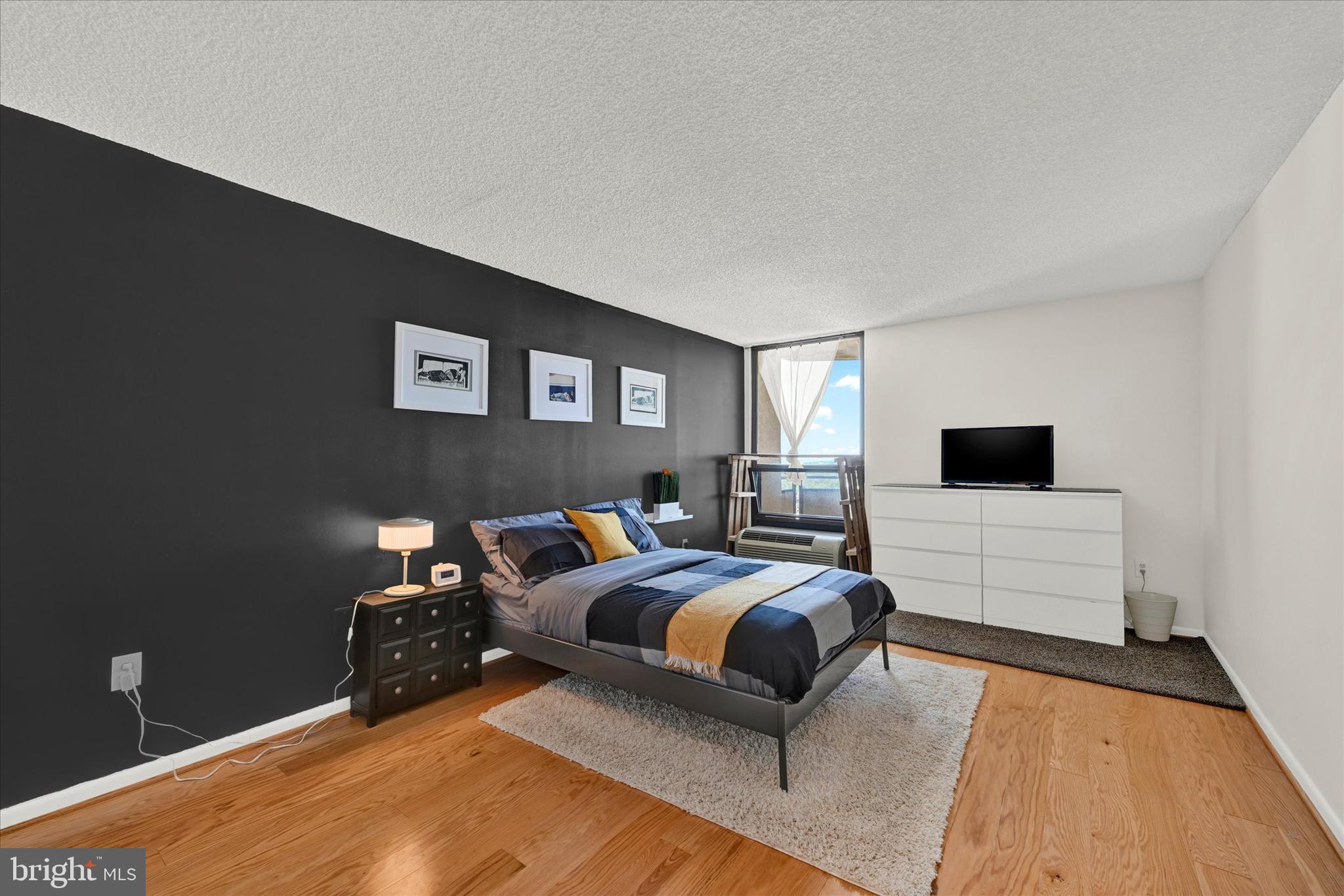 THE RIDGELY - Residential