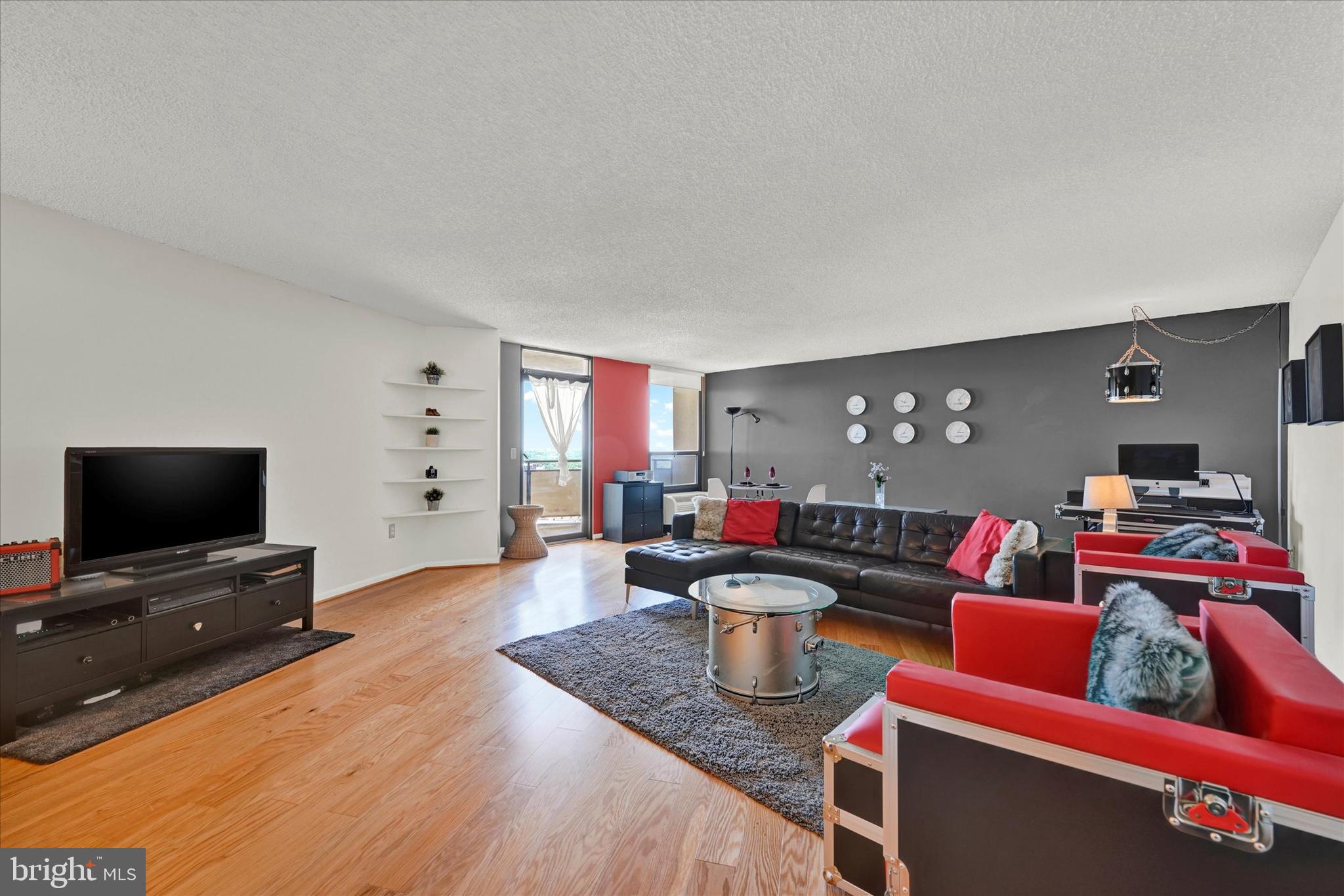 THE RIDGELY - Residential