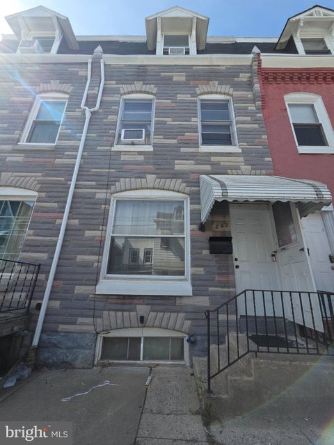 Townhouse For Sale - 842 Church Street<br/> READING, PA 19601