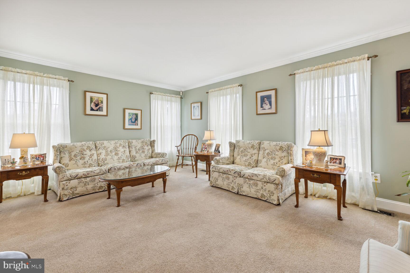 MANOR FIELDS - Residential