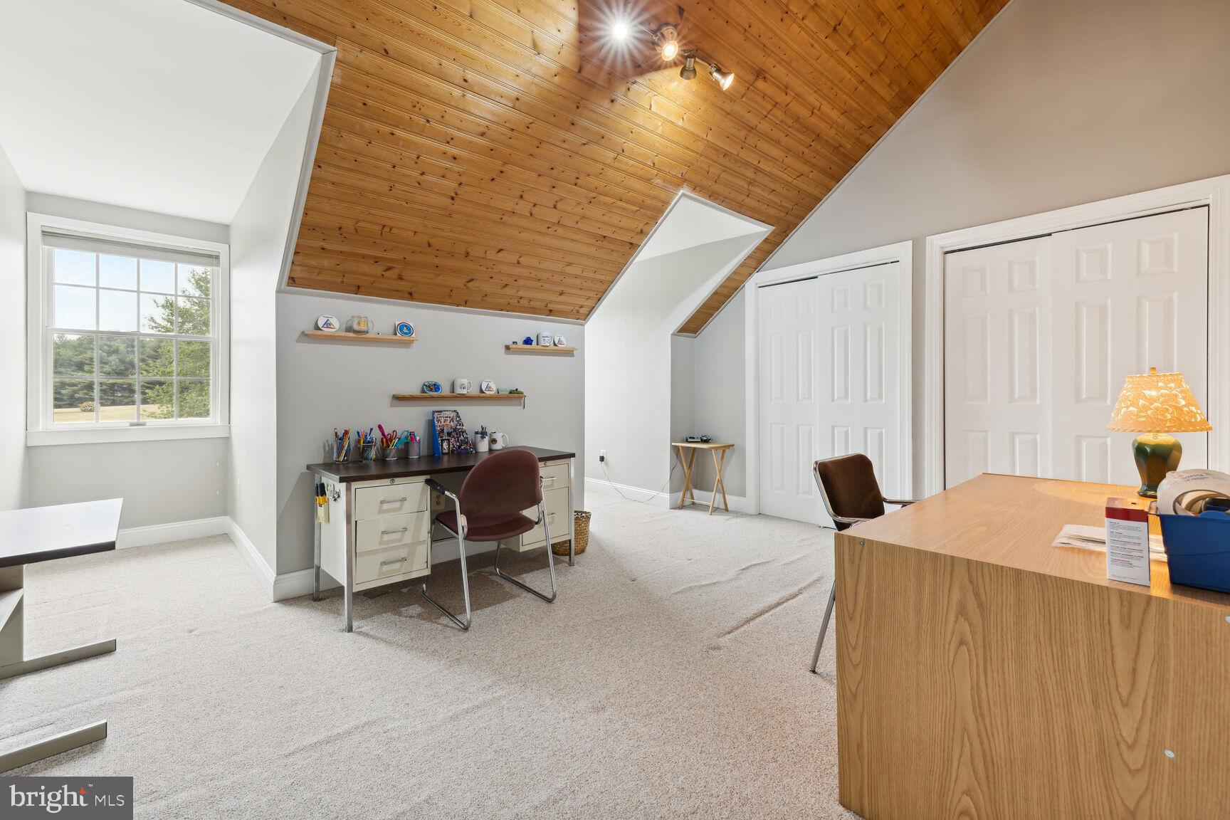 MANOR FIELDS - Residential